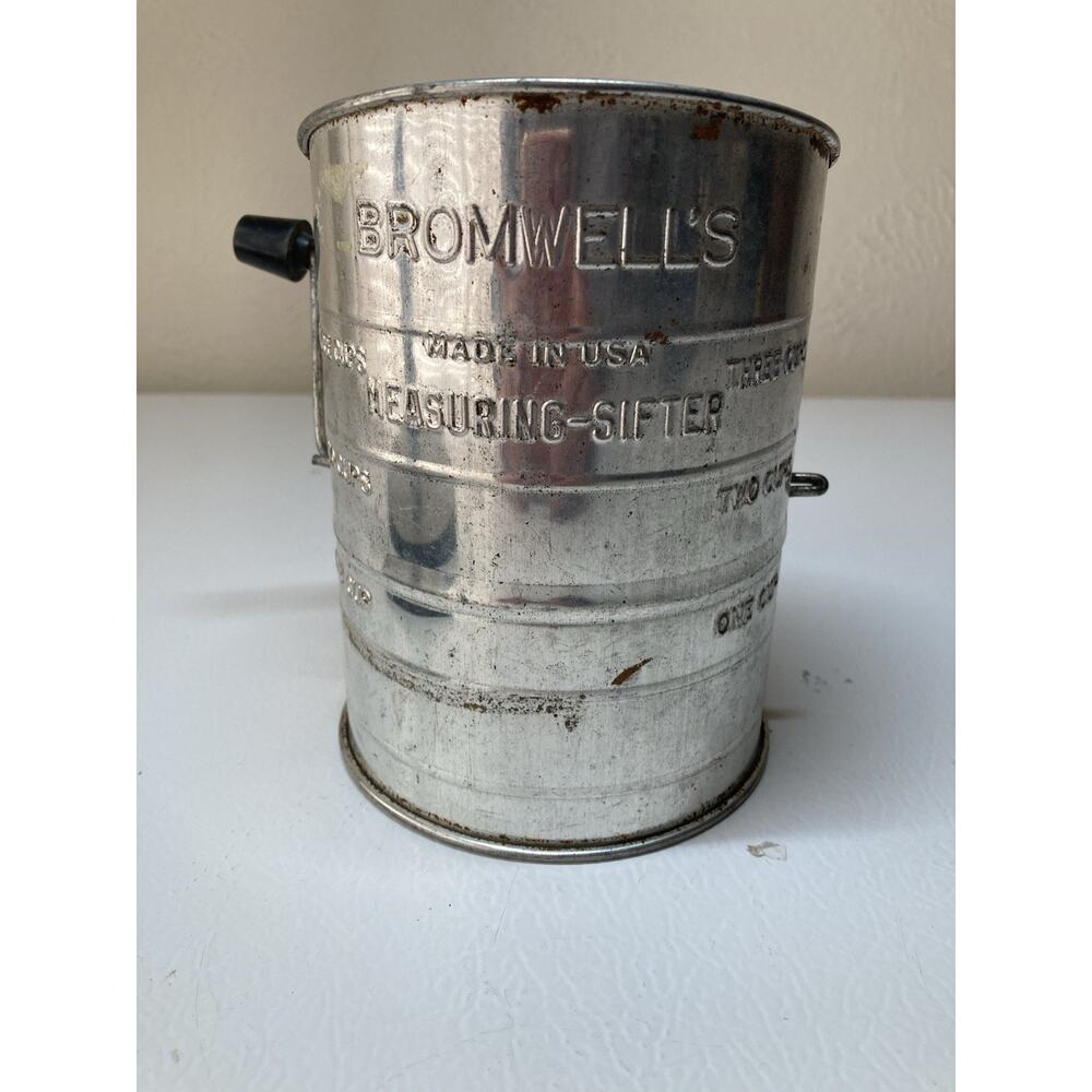 Vintage Bromwell's 3 Cup Flour Measuring Sifter Crank Handle, USA Great Shape.